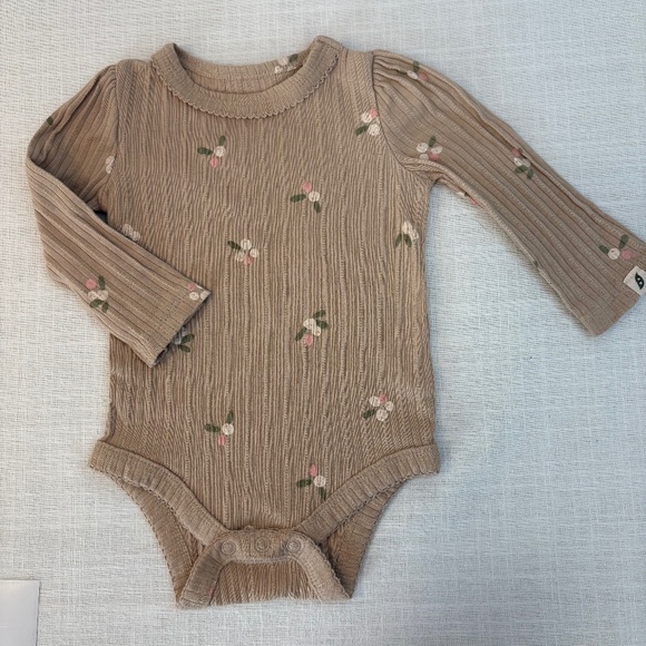 Easy Peasy Organic Cotton Floral Ribbed Long Sleeve Bodysuit 3-6 Mo - Picture 1 of 6